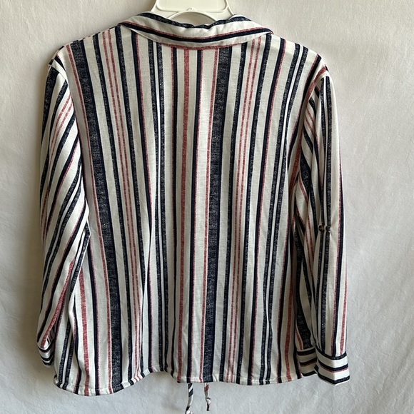 Eden & Olivia red, white, and blue button-down shirt, size M - Picture 4 of 11